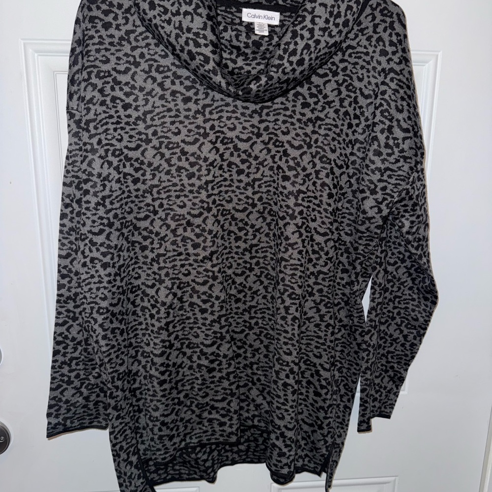 Calvin Klein Black and Gray Patterned Sweater